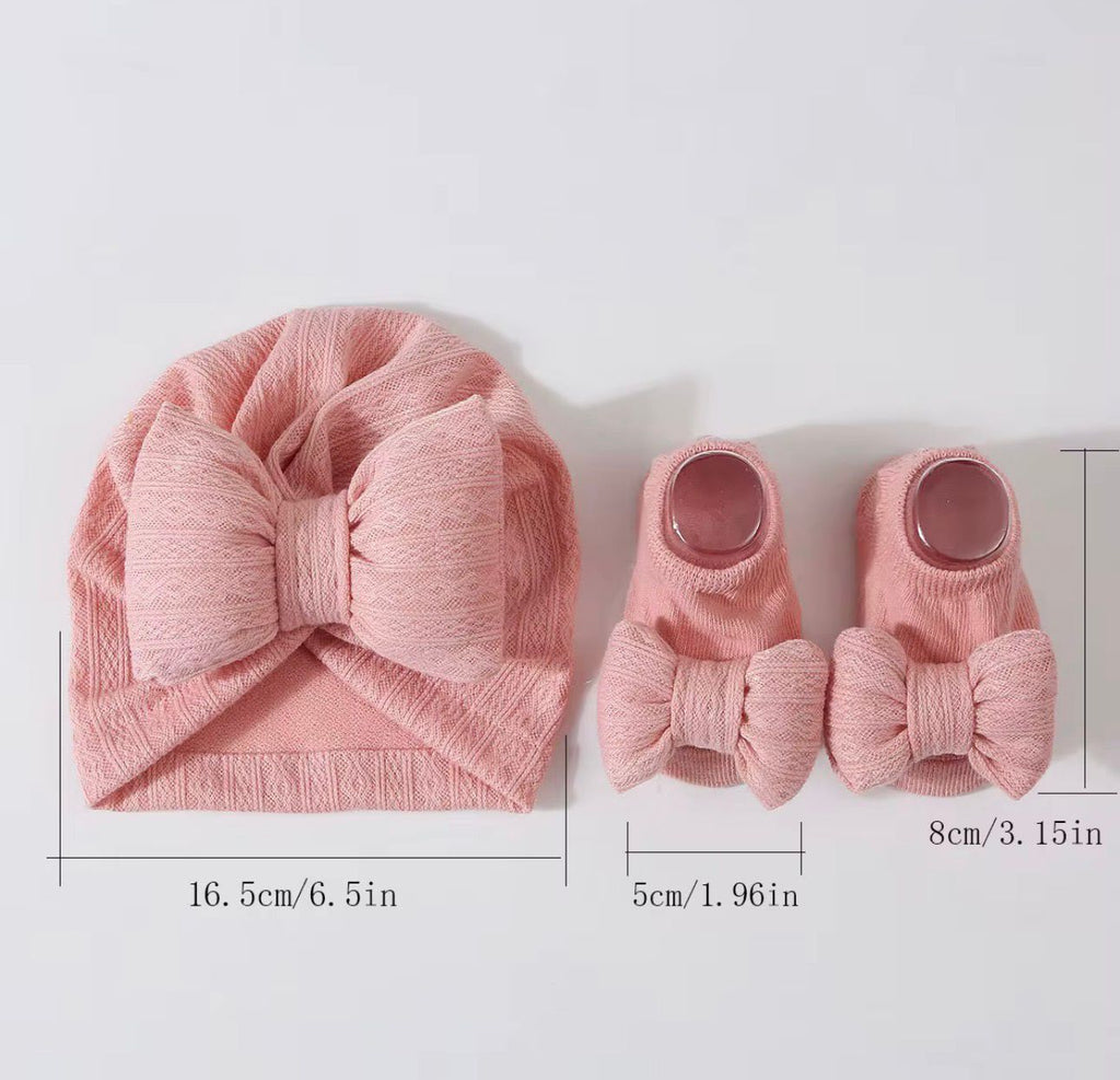 Coffret Bébé – Bonnet & Chaussons avec Noeuds