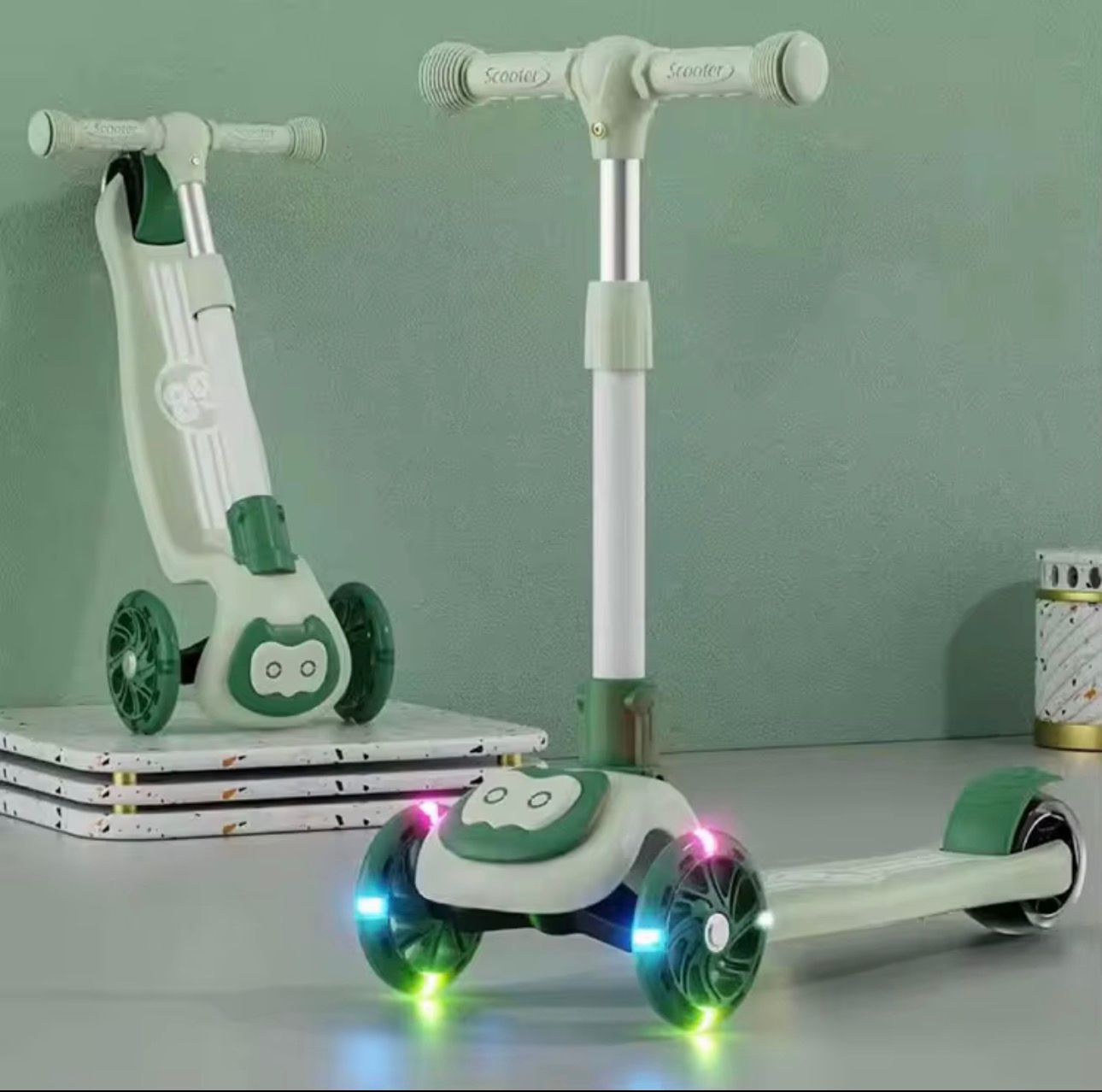 Trottinette enfant pliable avec roues lumineuses